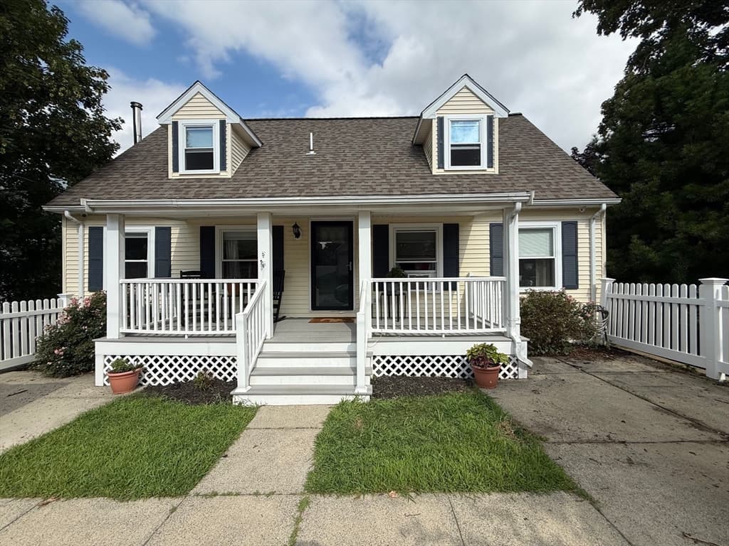512 Prescott St, New Bedford MA 02746 photo 2