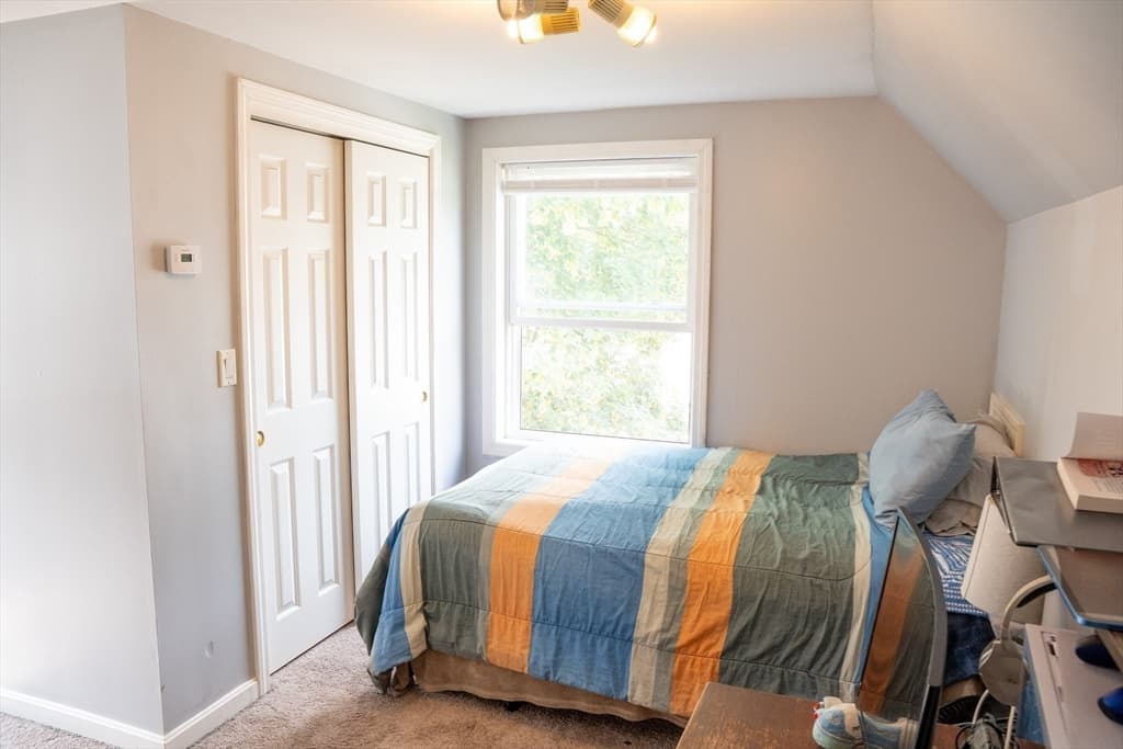 512 Prescott St, New Bedford MA 02746 photo 17