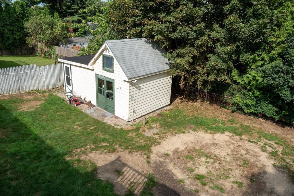 512 Prescott St, New Bedford MA 02746 photo 7