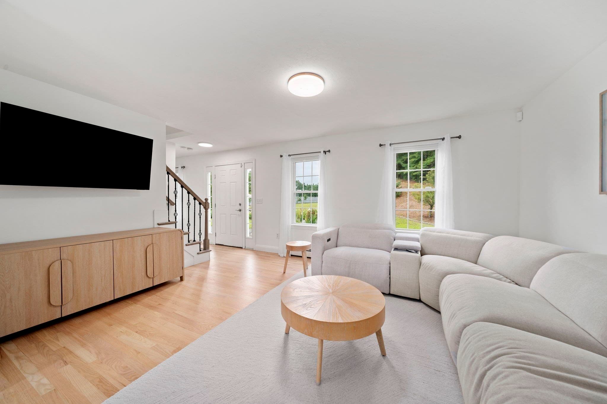 Single Family Residence at 3 Samantha Ln, Plympton MA 02367, Plympton, photo 5 of 34