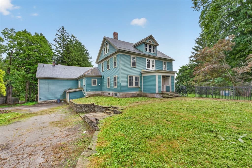 35 Leominster Rd, Lunenburg MA 01462 photo 3
