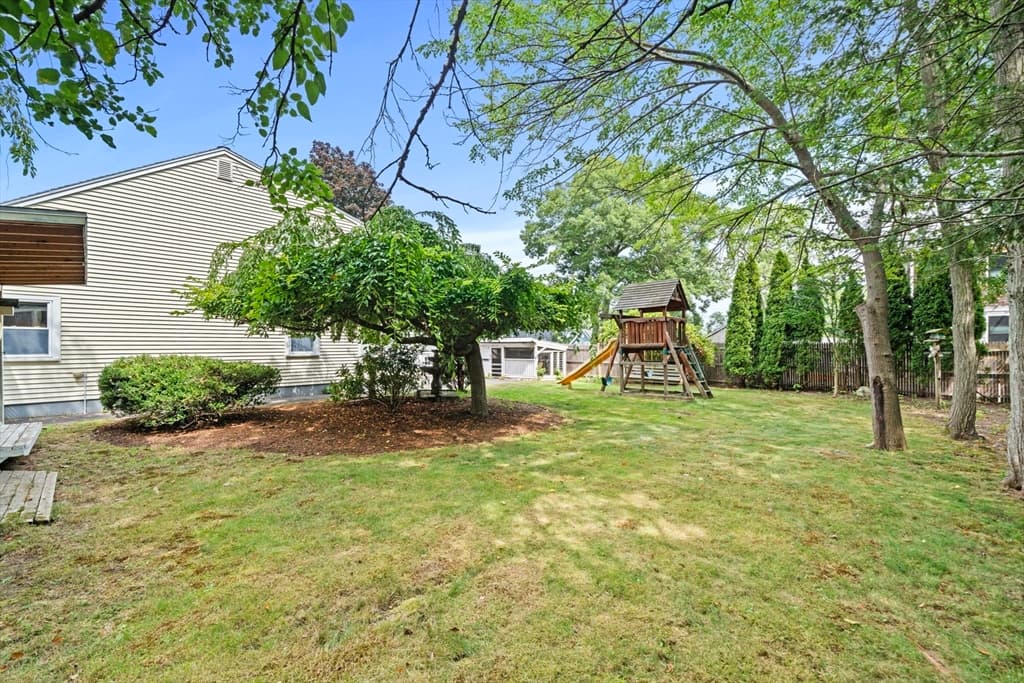 27 Corey St, Randolph MA 02368 photo 5
