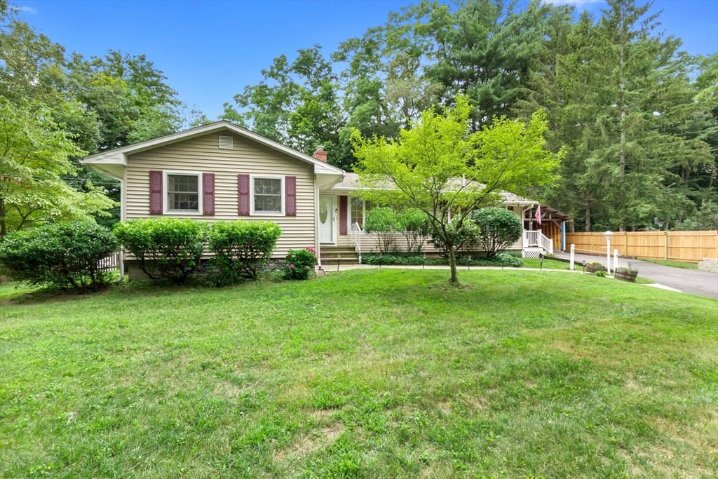 55 Old Ferry Rd, Haverhill MA 01830 photo 2