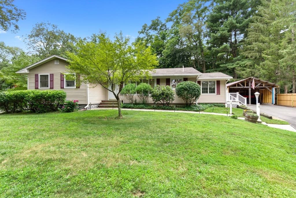 55 Old Ferry Rd, Haverhill MA 01830