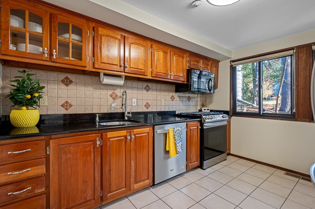 140 Butternut Hollow # 140, Acton MA 01718 photo 5