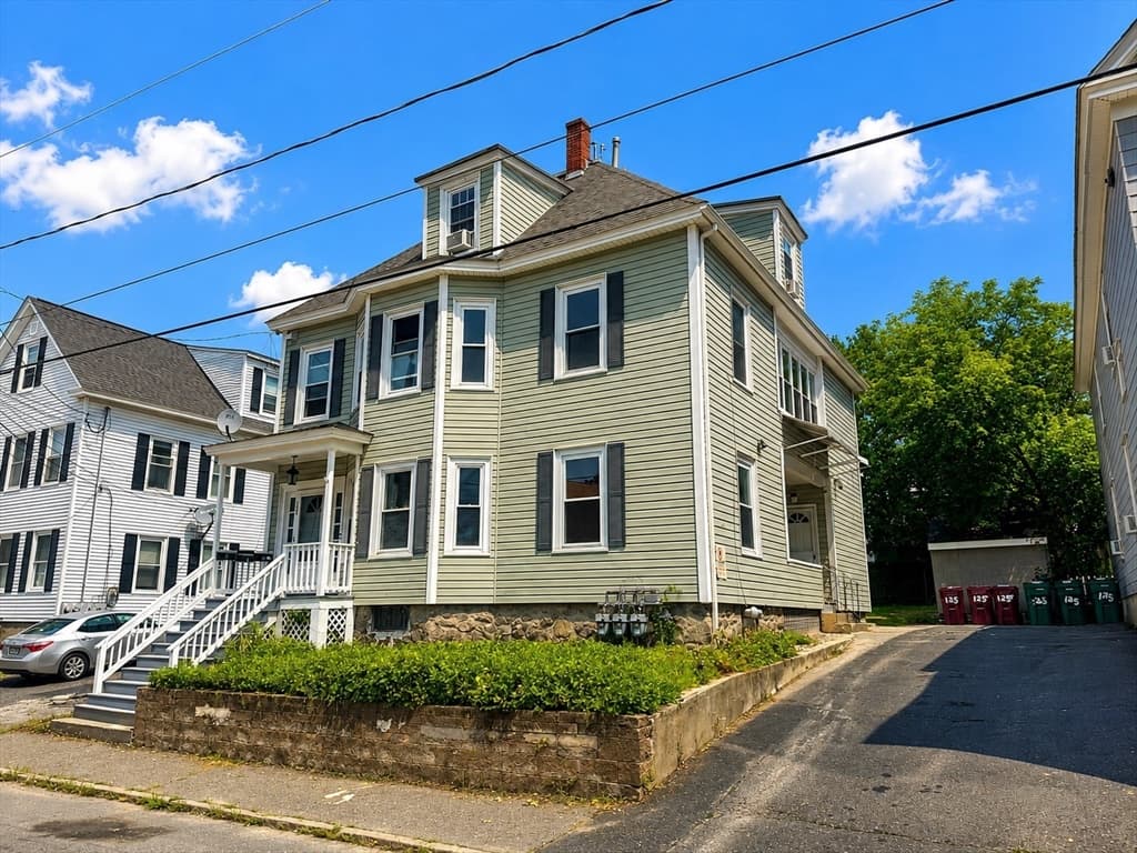125 Gershom Ave, Lowell MA 01854 photo 3