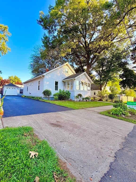 11 Thornfell St, Springfield MA 01104 photo 4