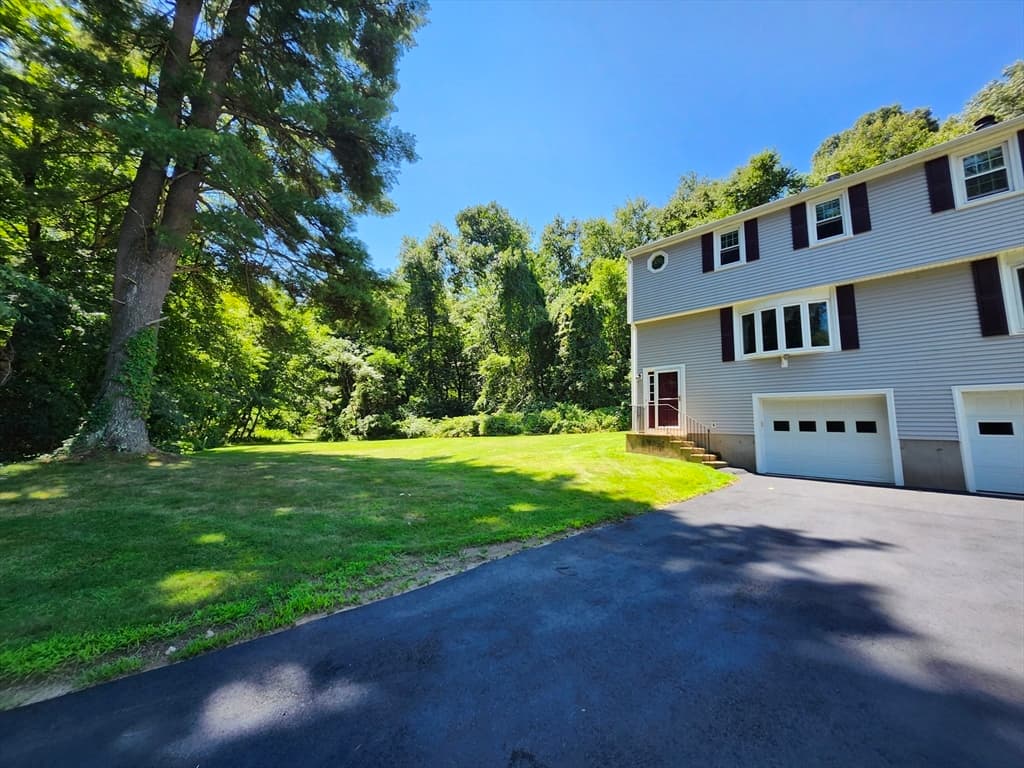 Condominium at 10 Concord Rd # 10, Millbury MA 01527, Millbury, photo 2 of 23