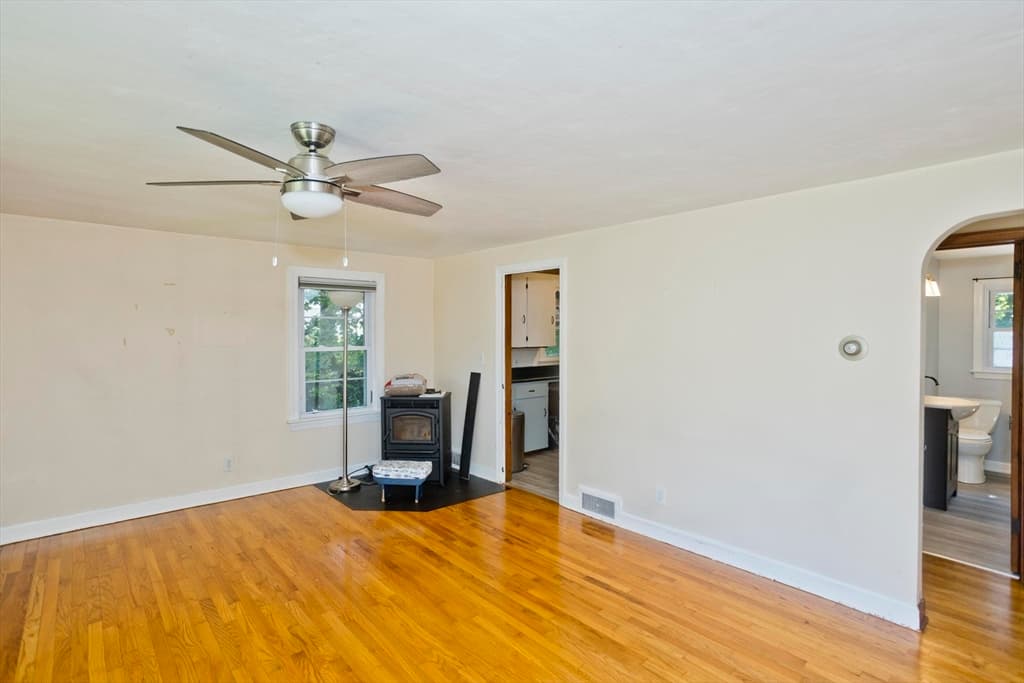 40 Hadley St, South Hadley MA 01075 photo 10