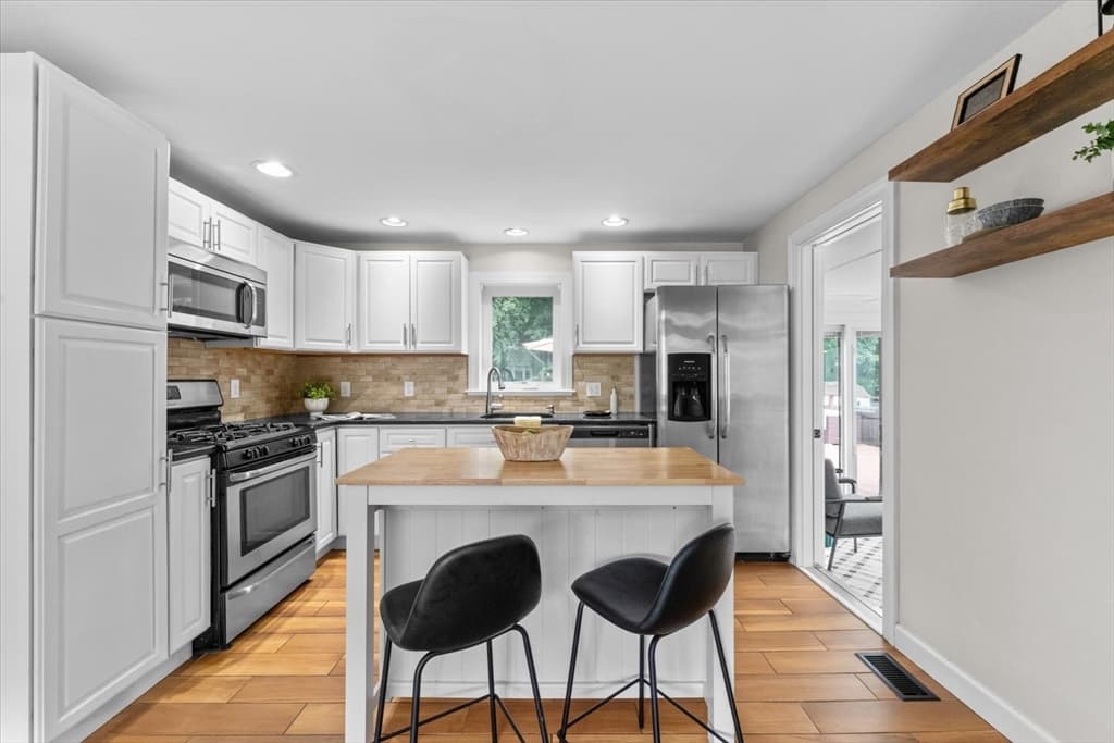 19 W Sigourney St, Lynn MA 01905 photo 8