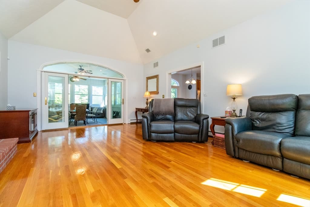 25 Windsor Dr, Foxboro MA 02035 photo 16