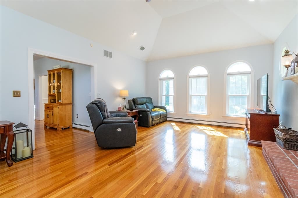25 Windsor Dr, Foxboro MA 02035 photo 18