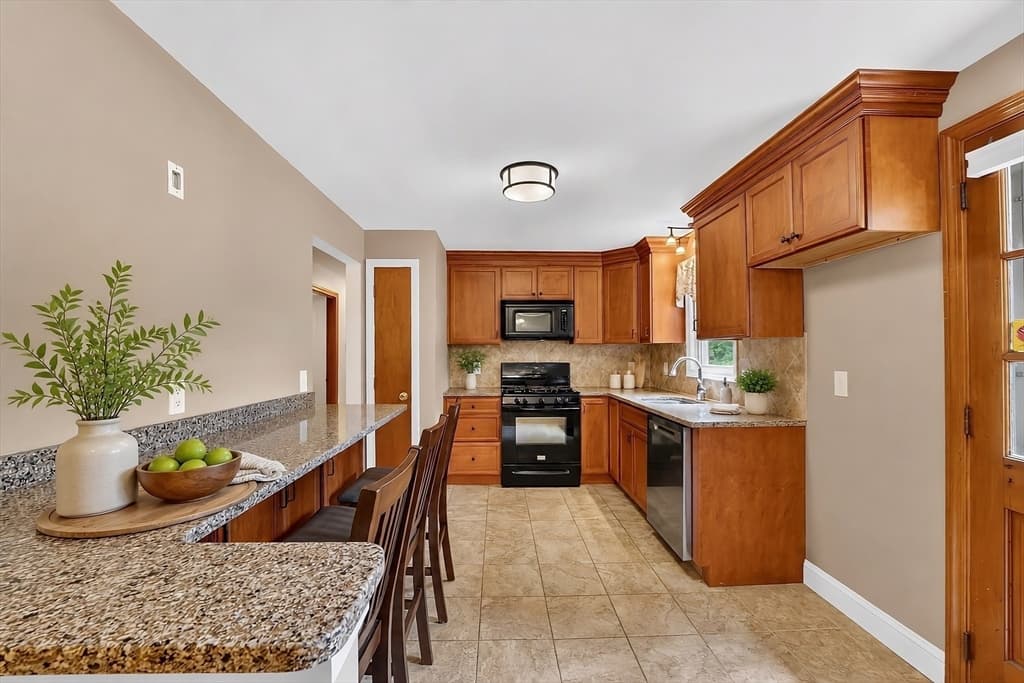 38 Paulson Drive, Burlington MA 01803 photo 13