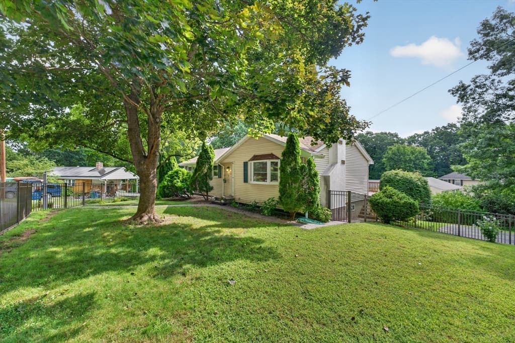 38 Paulson Drive, Burlington MA 01803 photo 3