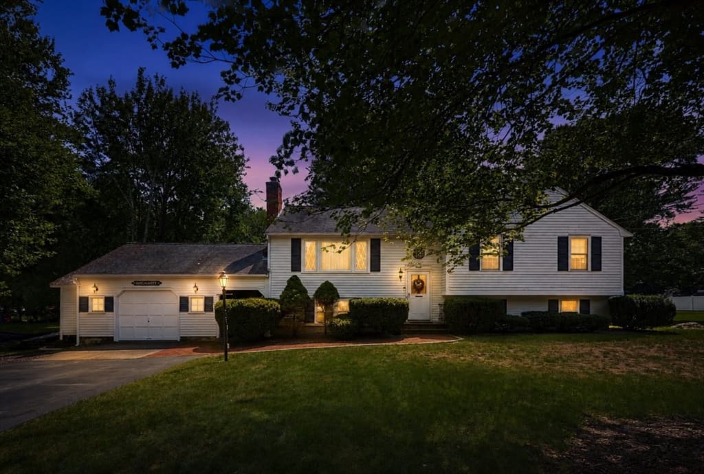 80 Cedarwood Road, Hanover MA 02339