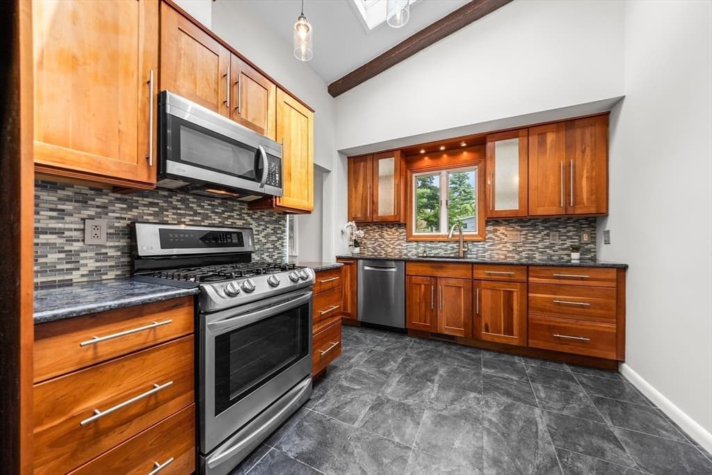 27 Randy Road, Framingham MA 01701 photo 13