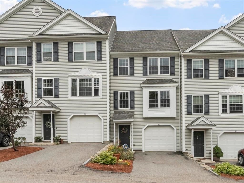 8 Bradley Dr # C, Groton MA 01450