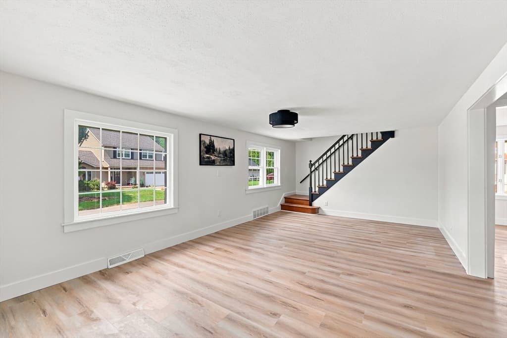 101 Smith Ave, East Longmeadow MA 01028 photo 6