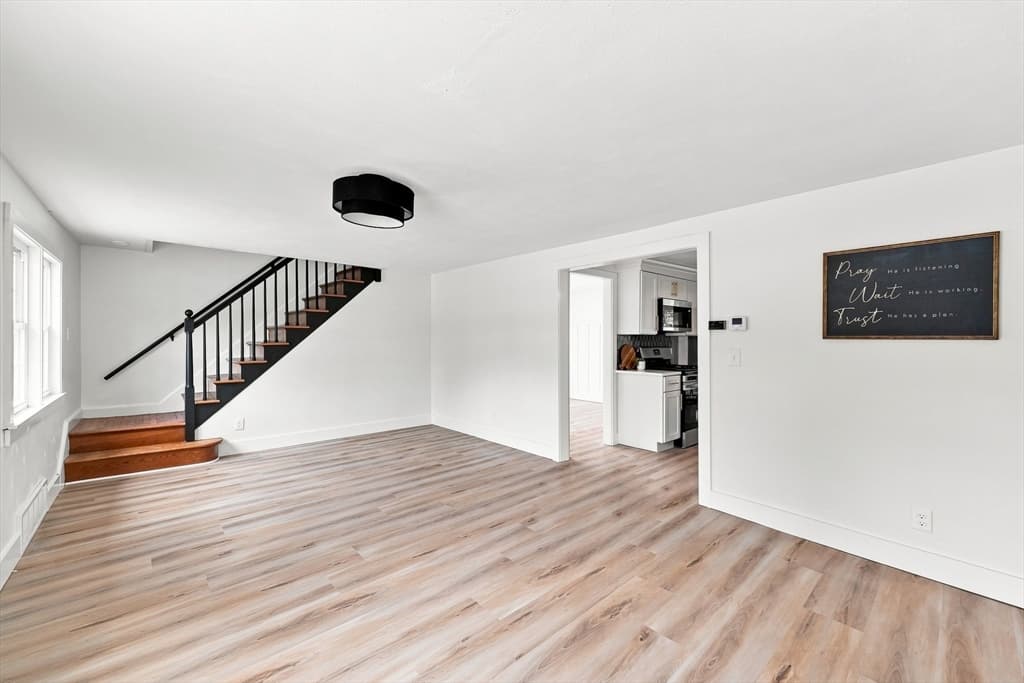 101 Smith Ave, East Longmeadow MA 01028 photo 7