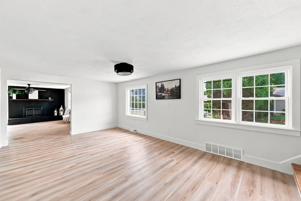 101 Smith Ave, East Longmeadow MA 01028 photo 9