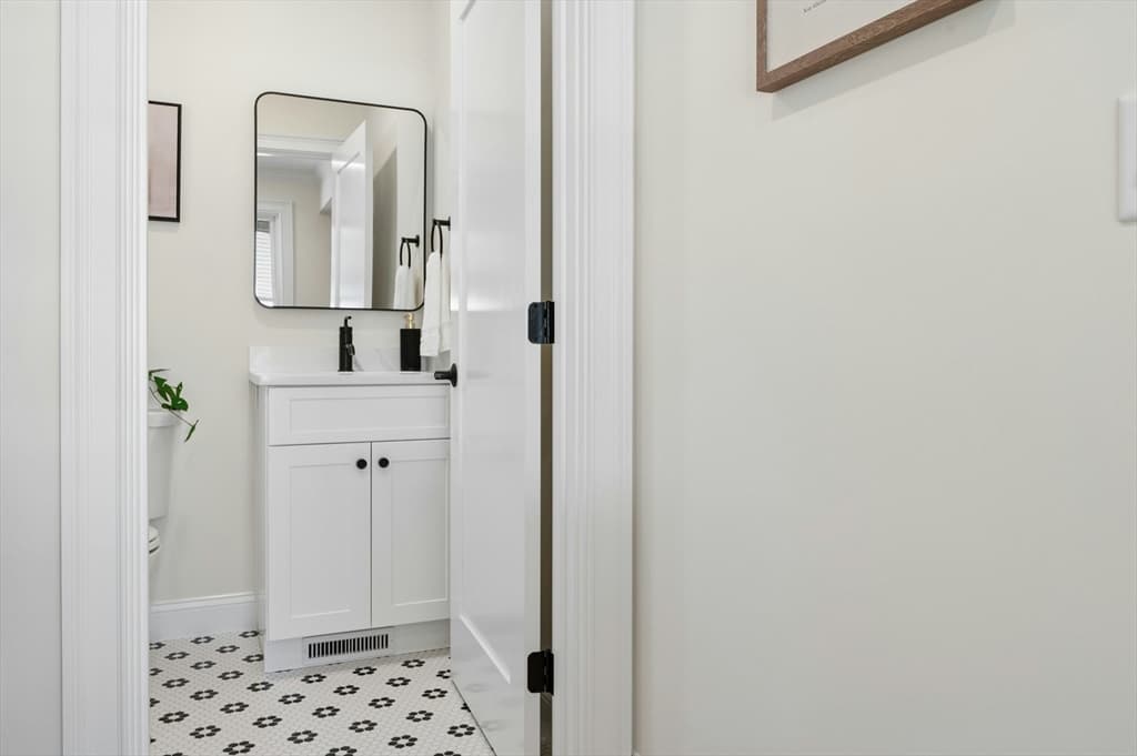 27 Thornell Avenue, Walpole MA 02032 photo 18