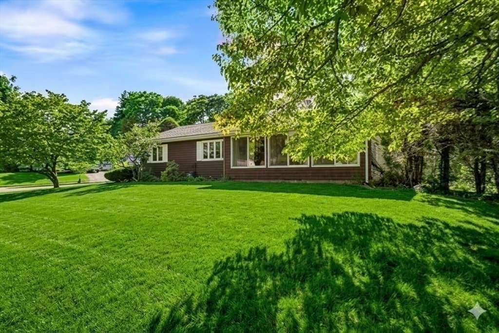 69 Maynard St, Newton MA 02465 photo 4