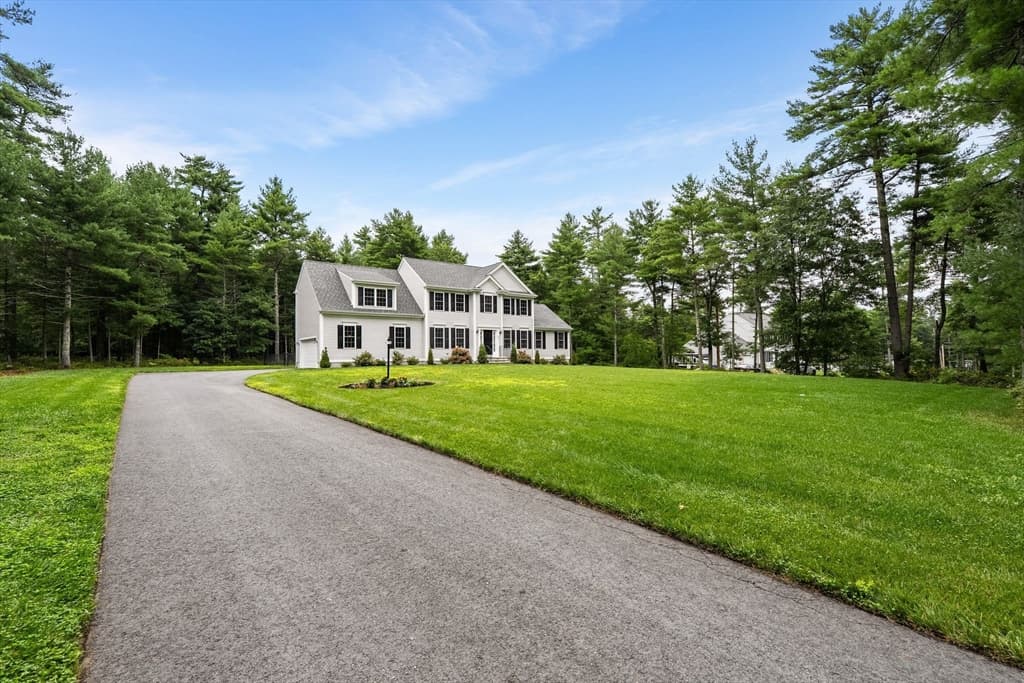 128 Thomas St, Middleboro MA 02346 photo 2