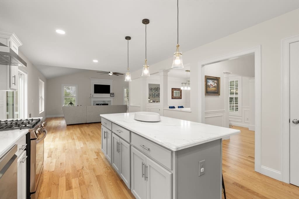 128 Thomas St, Middleboro MA 02346 photo 16