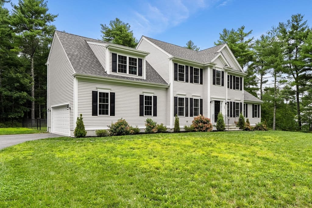 128 Thomas St, Middleboro MA 02346 photo 3