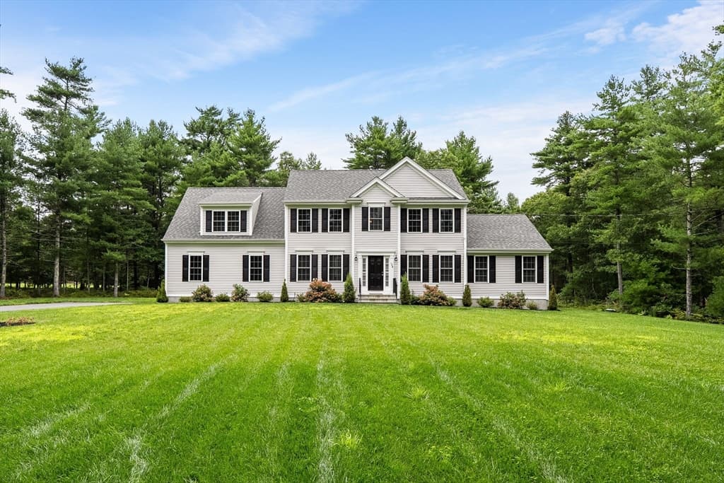 128 Thomas St, Middleboro MA 02346