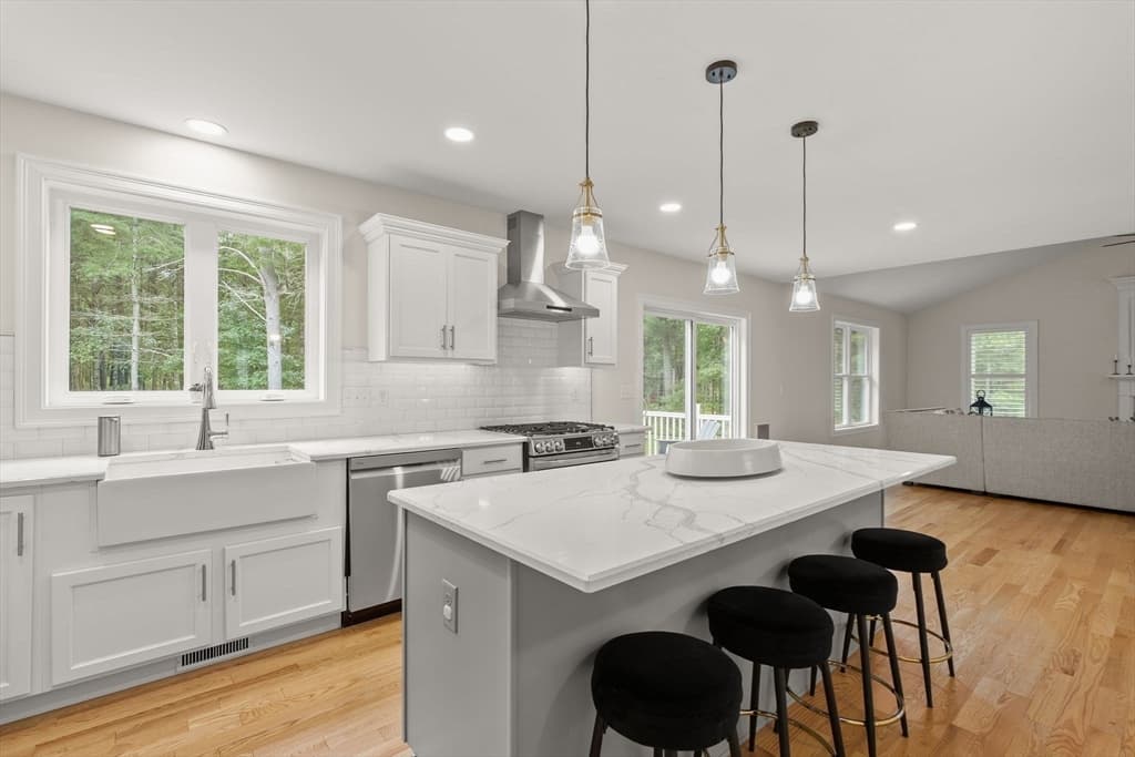 128 Thomas St, Middleboro MA 02346 photo 15