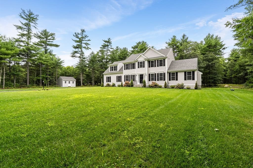 128 Thomas St, Middleboro MA 02346 photo 4