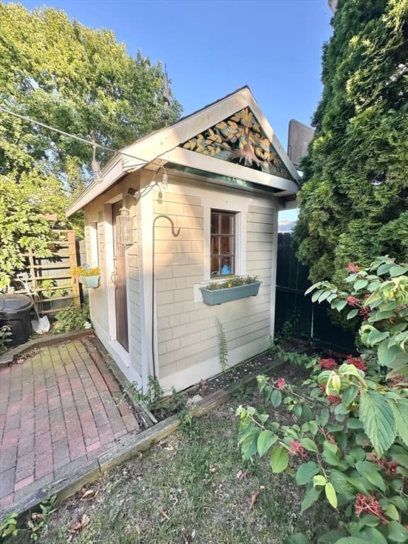 34 Rotch St, New Bedford MA 02717 photo 6