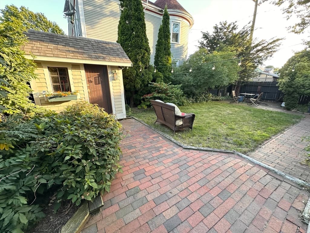 34 Rotch St, New Bedford MA 02717 photo 7