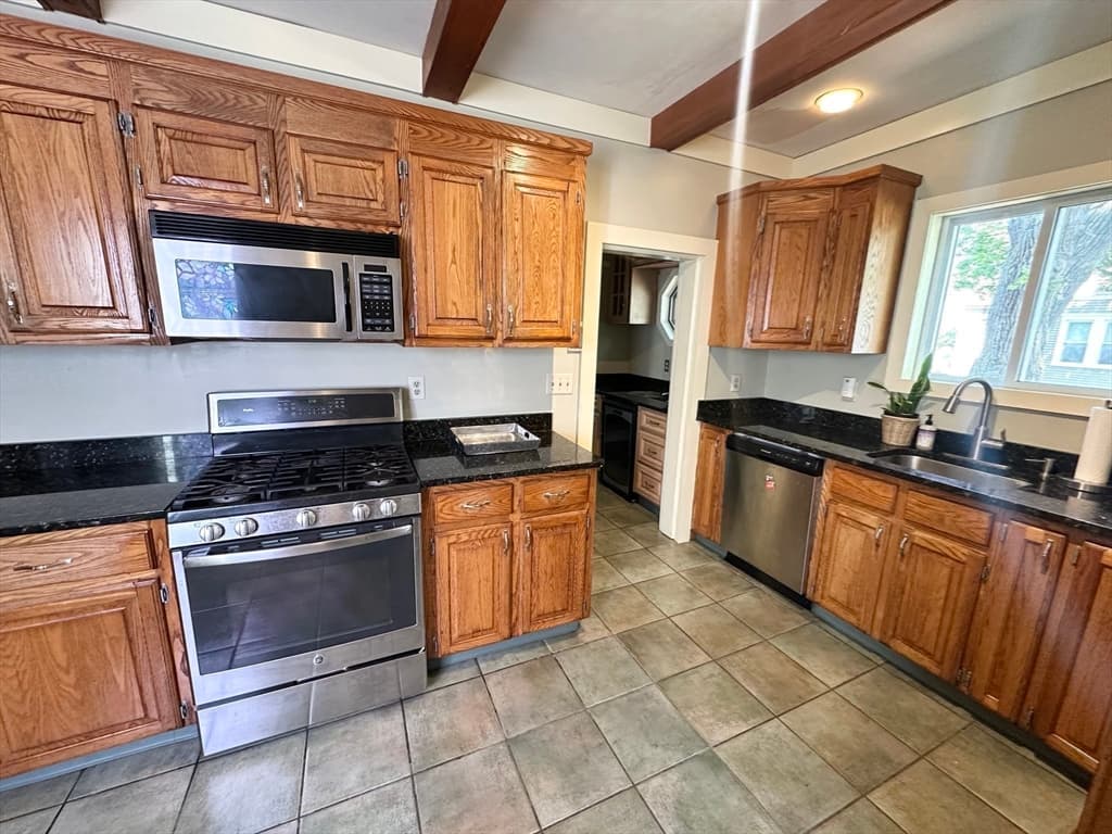 34 Rotch St, New Bedford MA 02717 photo 24