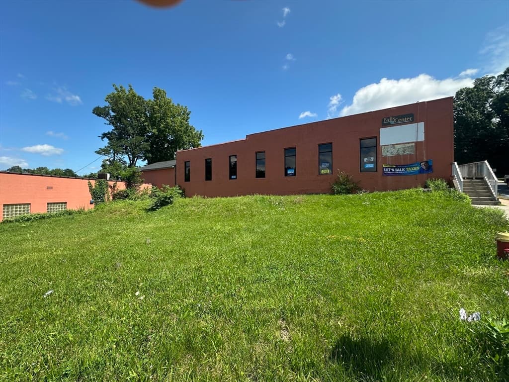 141 E Main St, Chicopee MA 01020 photo 3