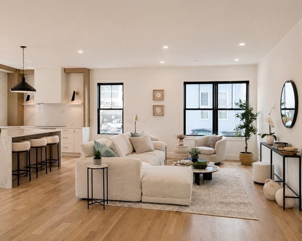 21 South Waverly # 21, Boston MA 02135