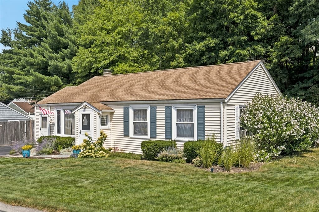 45 Old Country Way, Weymouth MA 02188