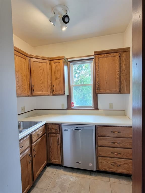 32 Coleman Street, Gardner MA 01440 photo 6