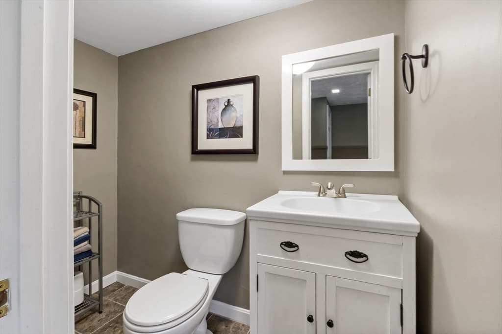 124 Watuppa Ave, Somerset MA 02726 photo 13