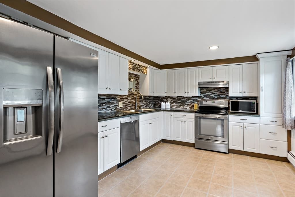 124 Watuppa Ave, Somerset MA 02726 photo 7