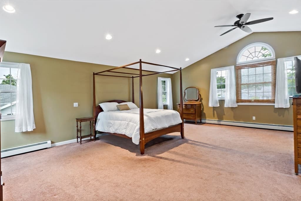 124 Watuppa Ave, Somerset MA 02726 photo 4