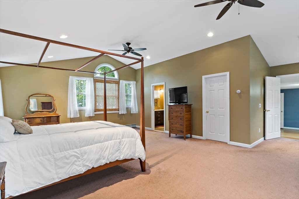124 Watuppa Ave, Somerset MA 02726 photo 25