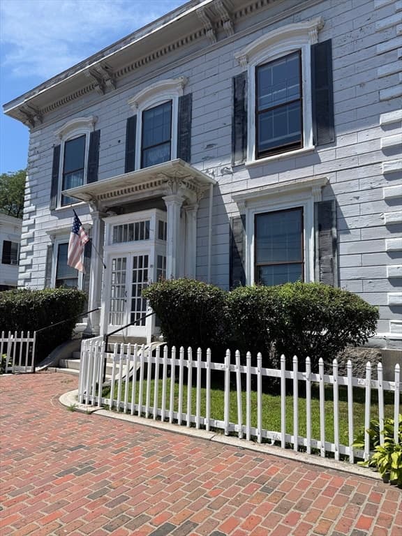 39 Washington St, Peabody MA 01960 photo 2