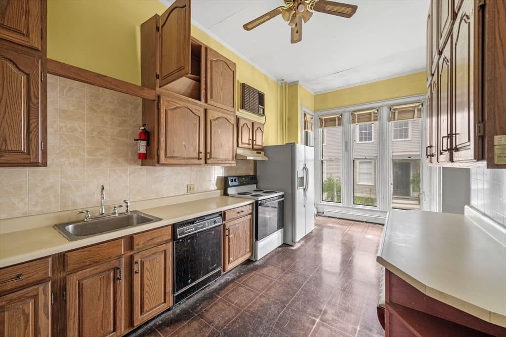 39 Washington St, Peabody MA 01960 photo 17