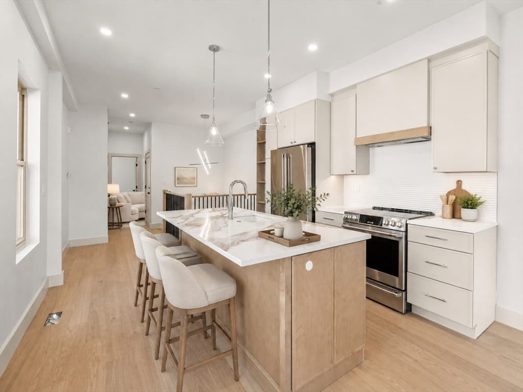 17 Princeton St # 1A, Boston MA 02128 photo 3
