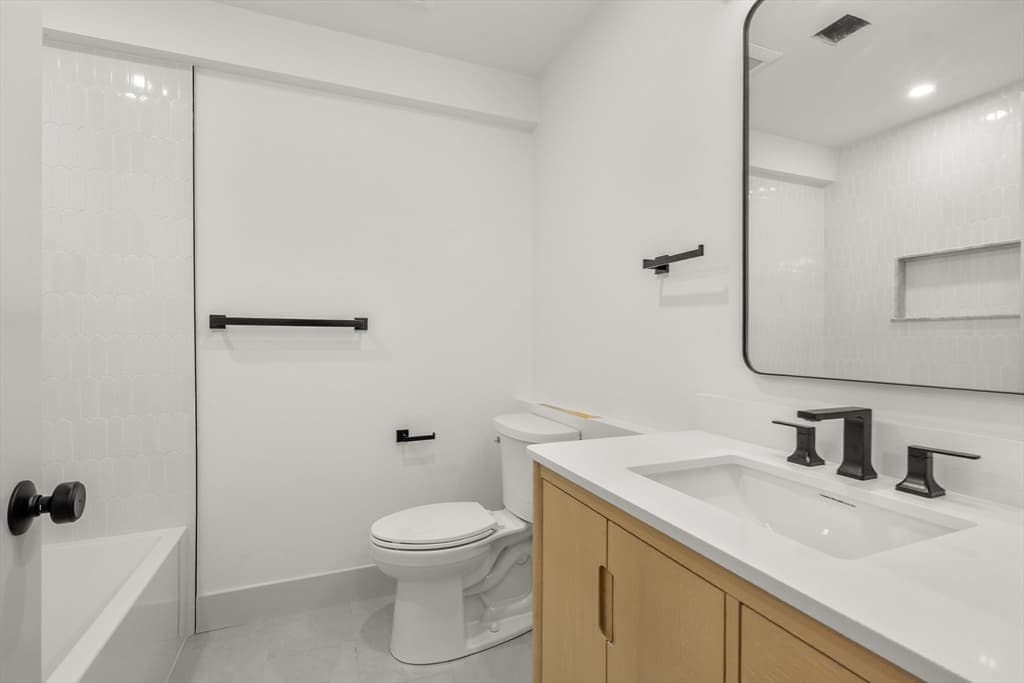 17 Princeton St # 1A, Boston MA 02128 photo 14