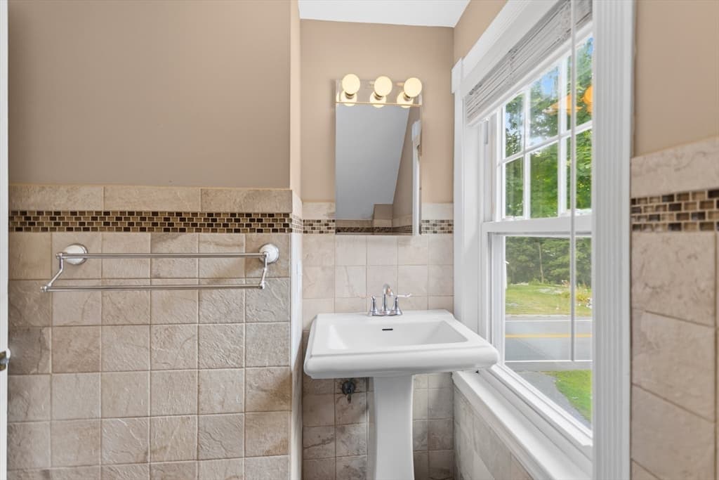 10 Pine St, Westford MA 01886 photo 24