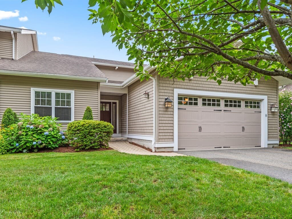8 Walden Way # 8, Milford MA 01757