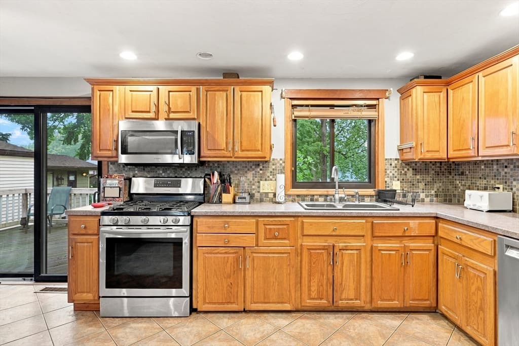 68 Feltham Rd, Springfield MA 01118 photo 17